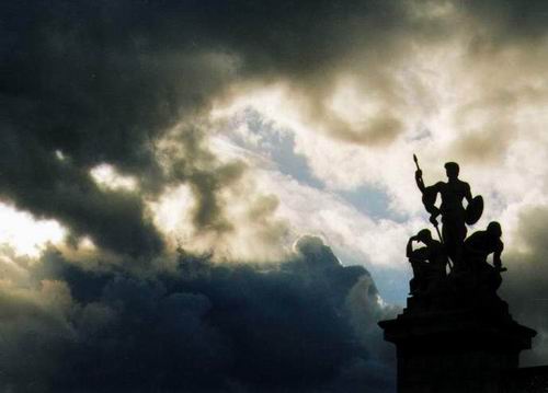 Im Gegenlicht - am Piazza Venezia