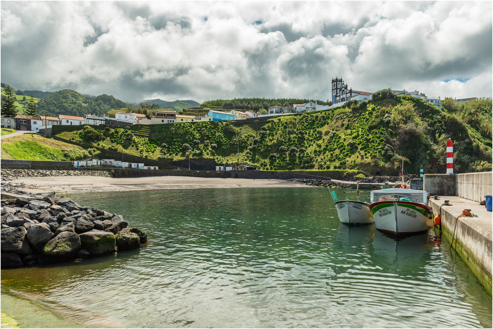 "Im Gegenlicht" - kleiner Hafen, Sao Miguel, Azoren