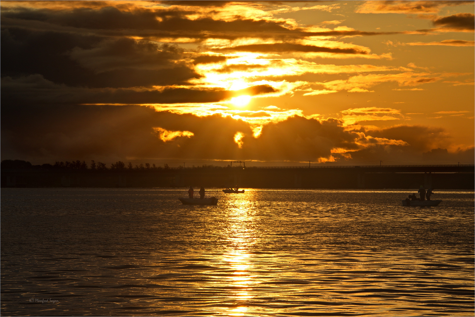 Im Gegenlicht - Morgens am Strelasund... 