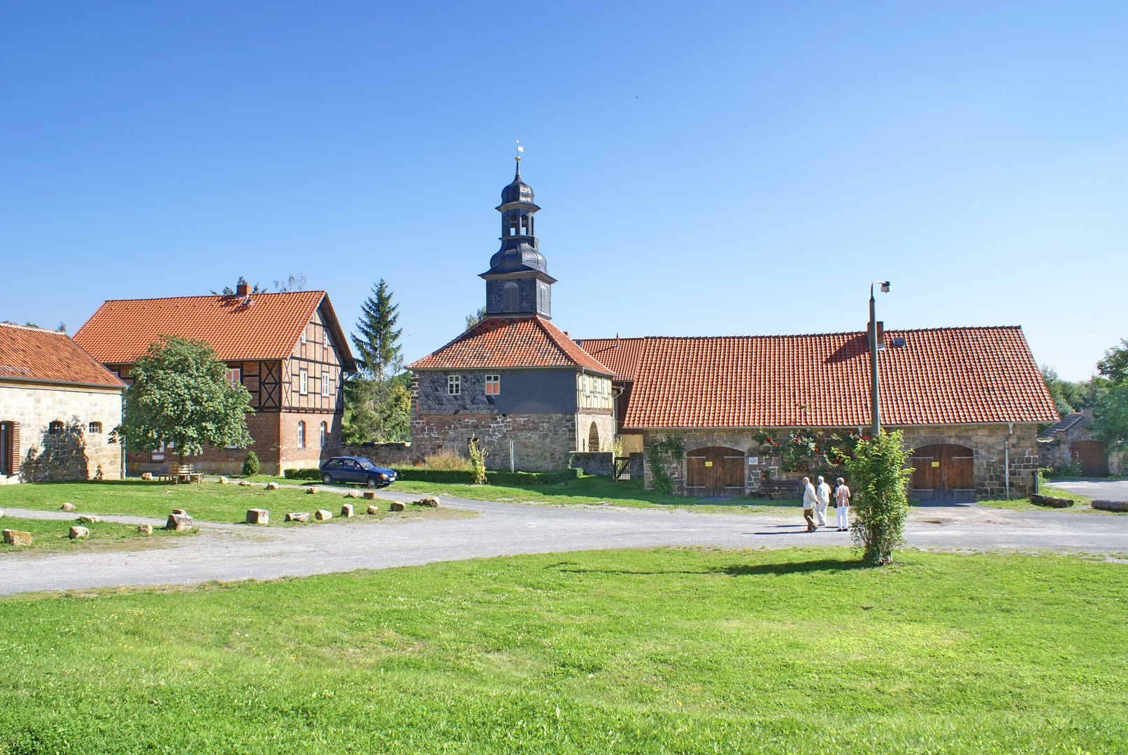 Im großen Innenhof