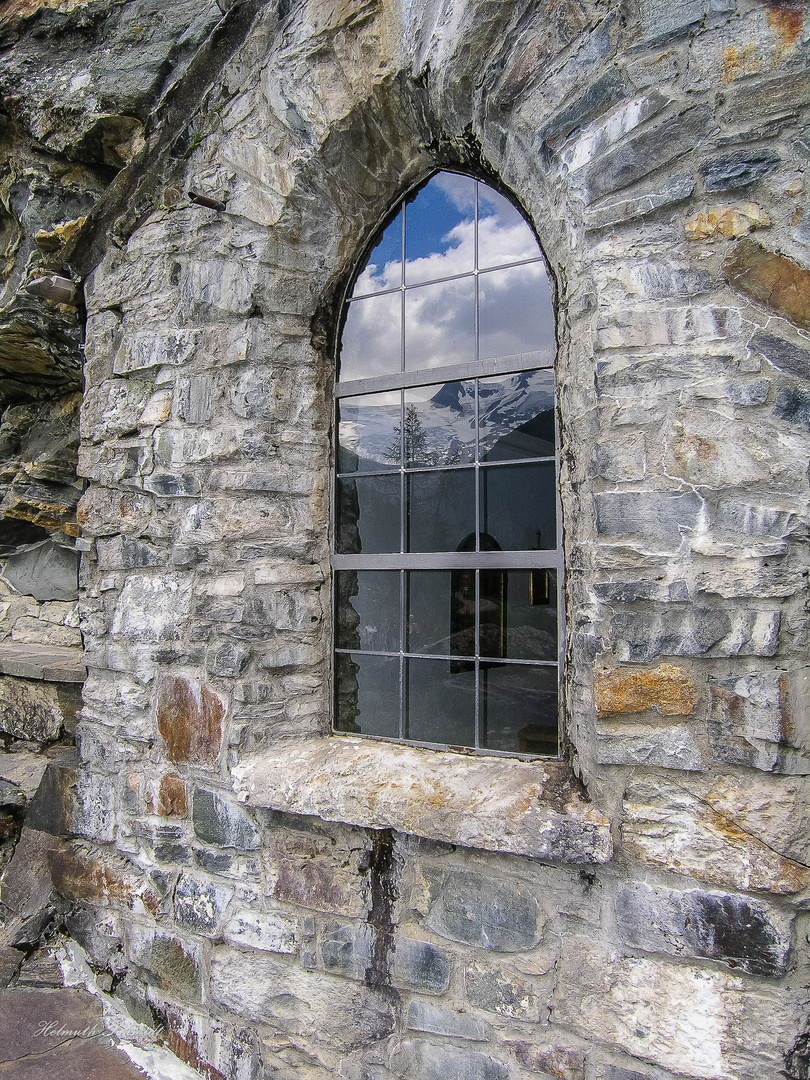 Im Gschlösstal-Felsenkapelle -Spiegeltag