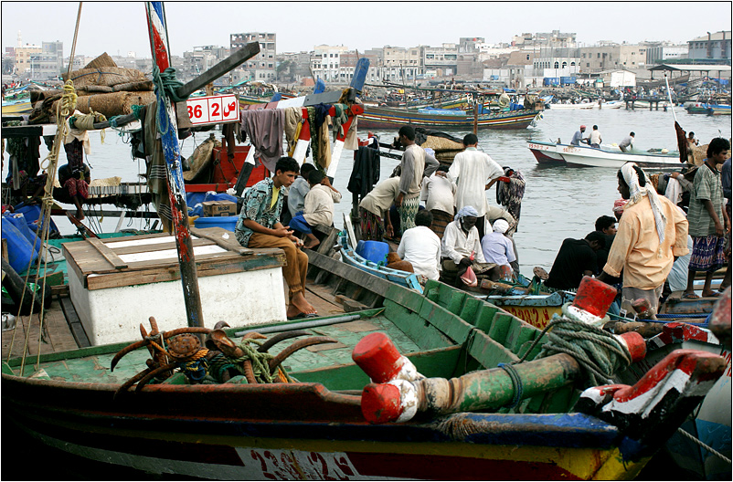 im hafen von al - hodeidah