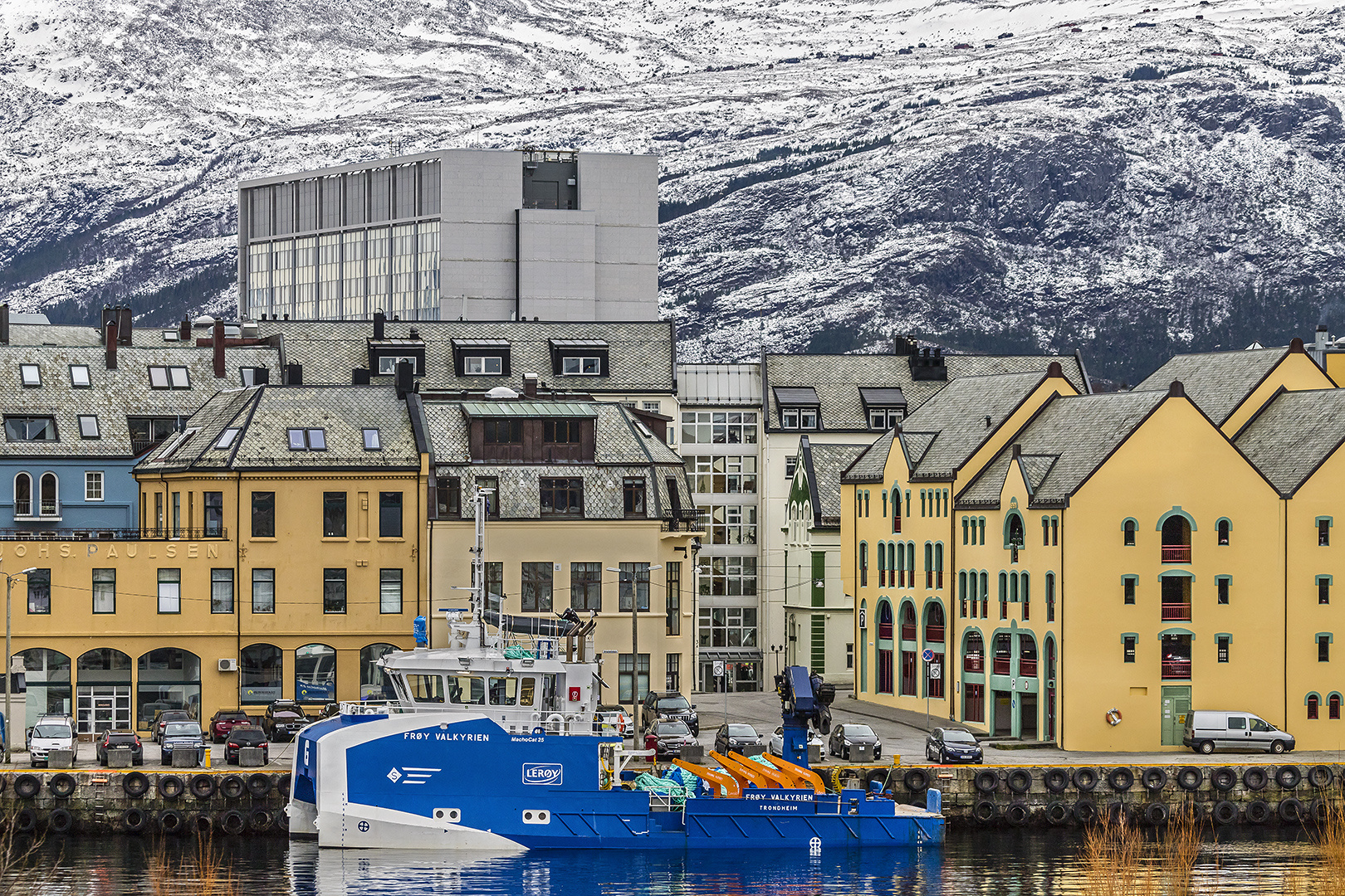 Im Hafen von ALESUND