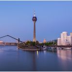 im hafen von düsseldorf......