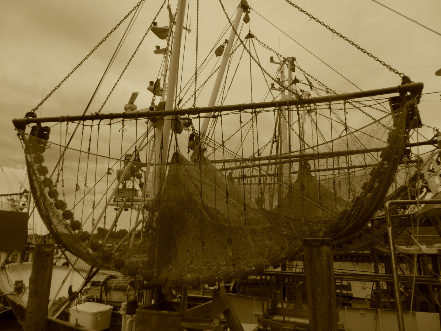 Im Hafen von Greetsiel in Ostfriesland