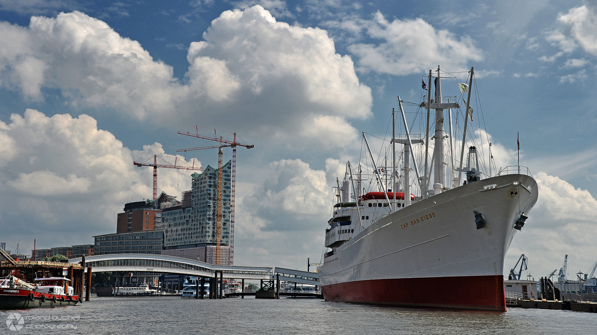 im Hafen von Hamburg