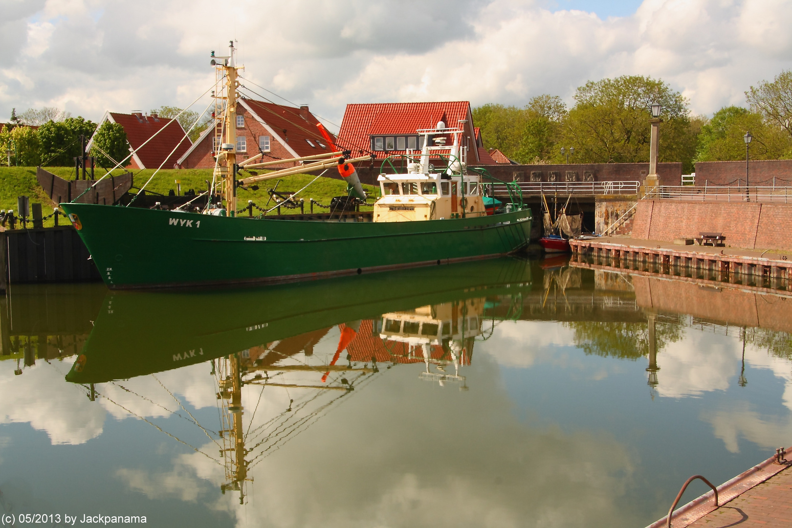 Im Hafen von Hooksiel