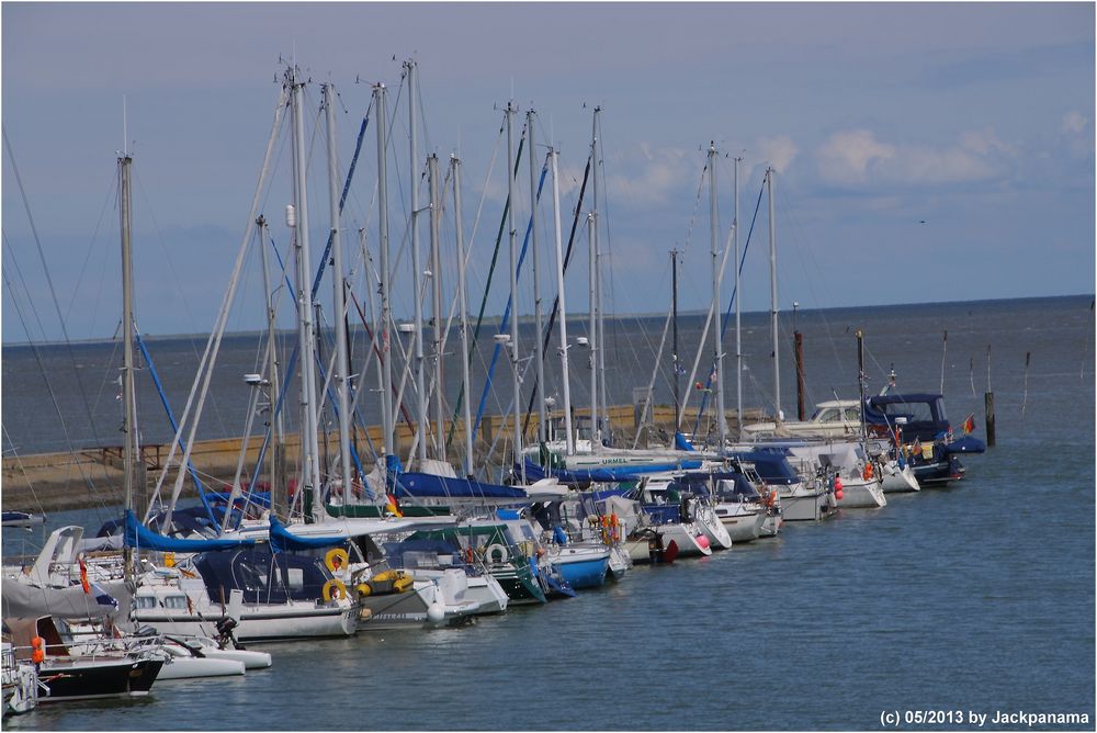 Im Hafen von Horumersiel