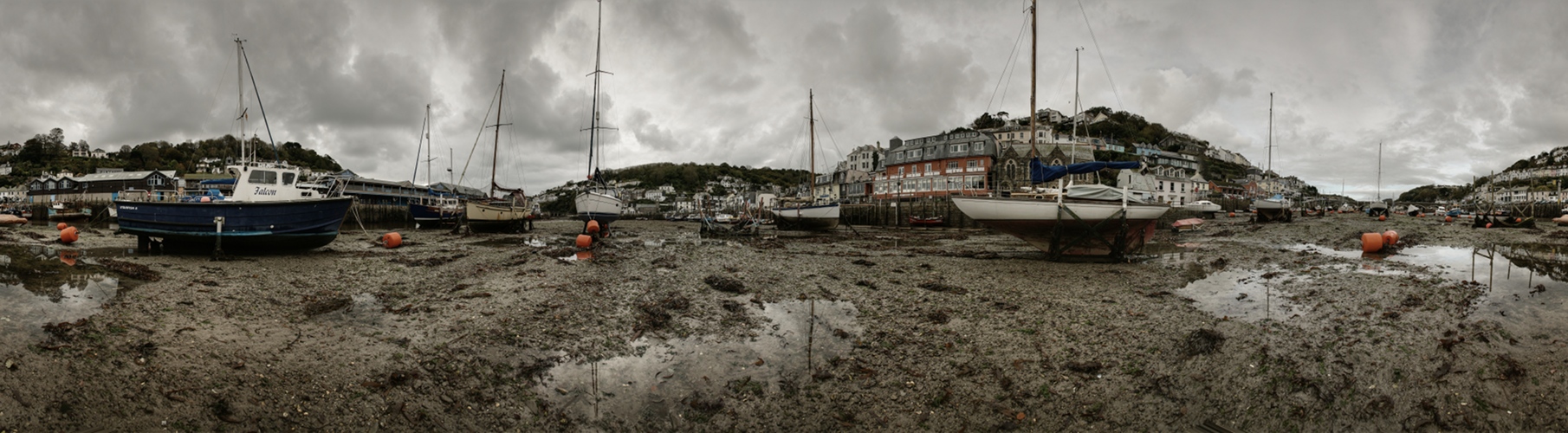 Im Hafen von Looe