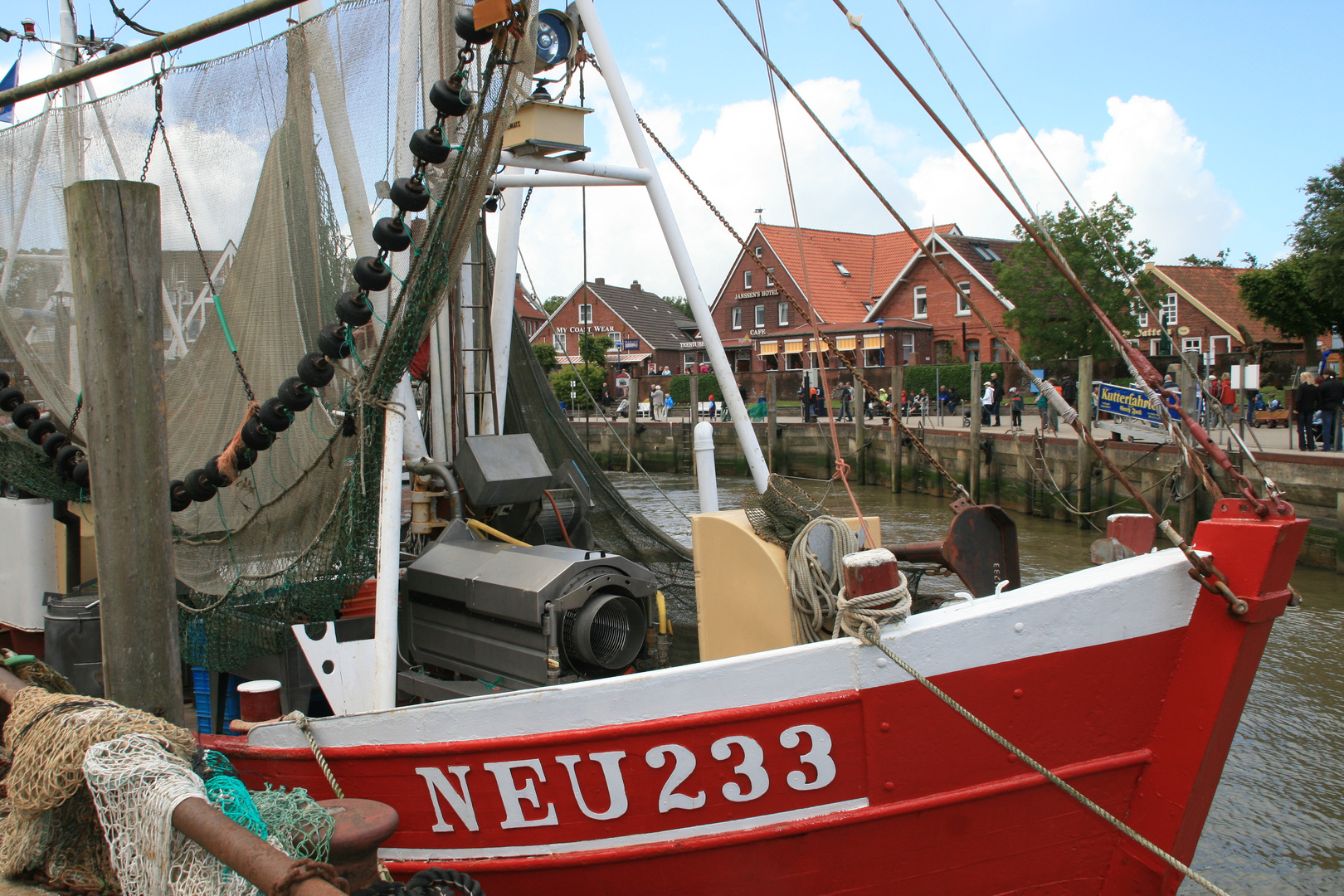 Im Hafen von Neuharlingersiel