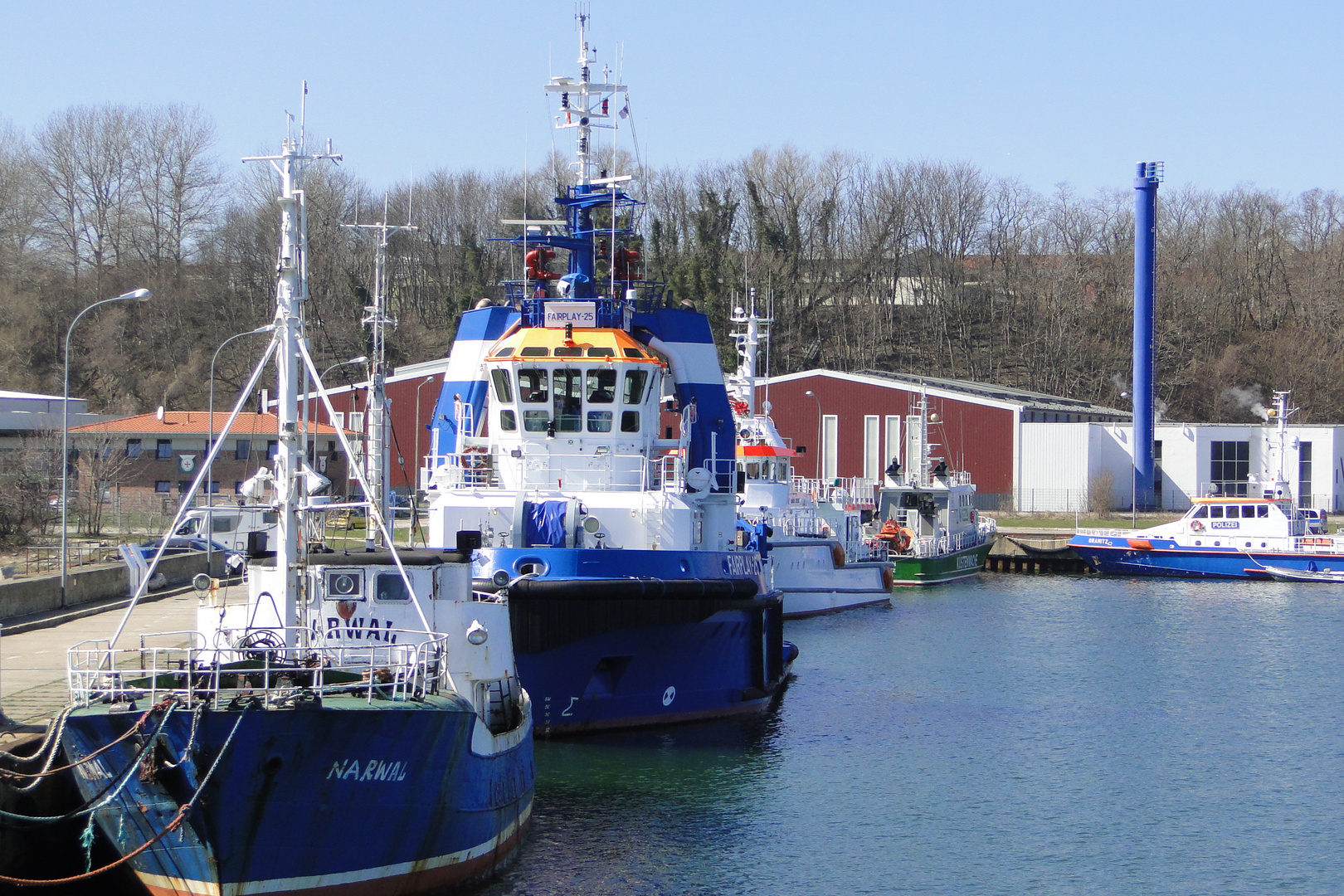 Im Hafen von Sassnitz Foto & Bild schiffe und seewege, motorschiffe