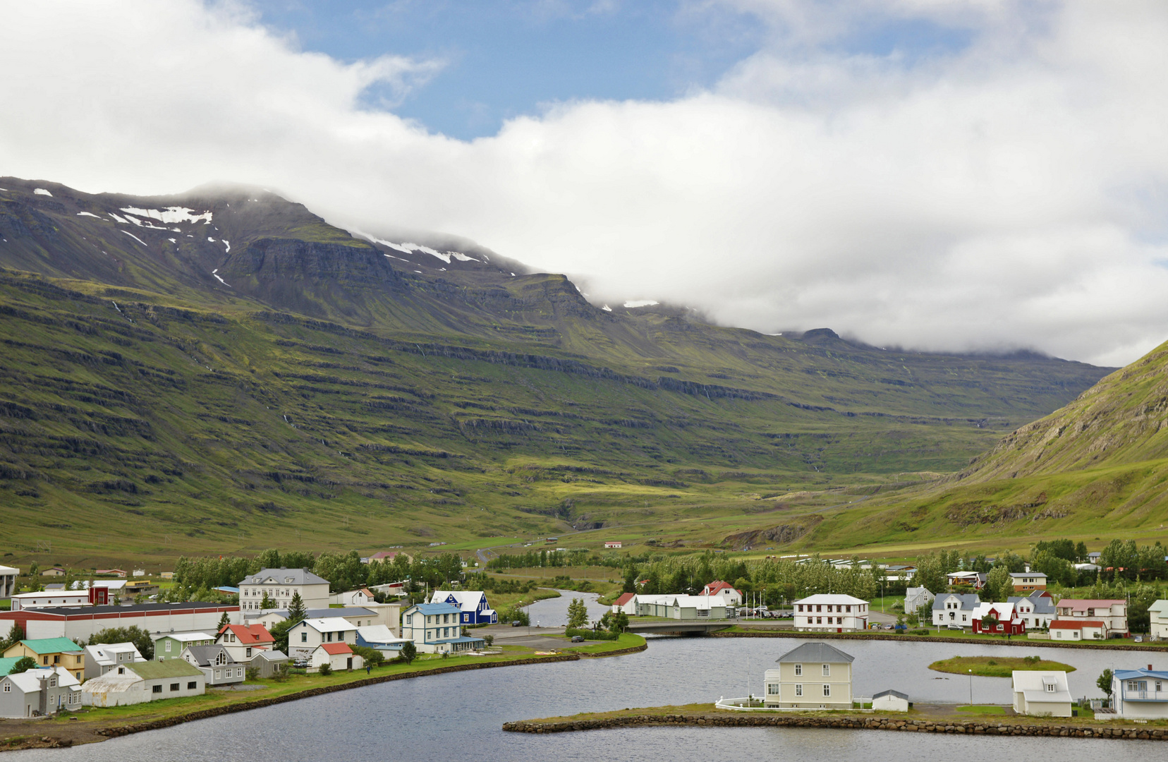 im Hafen von Seydisfjördur