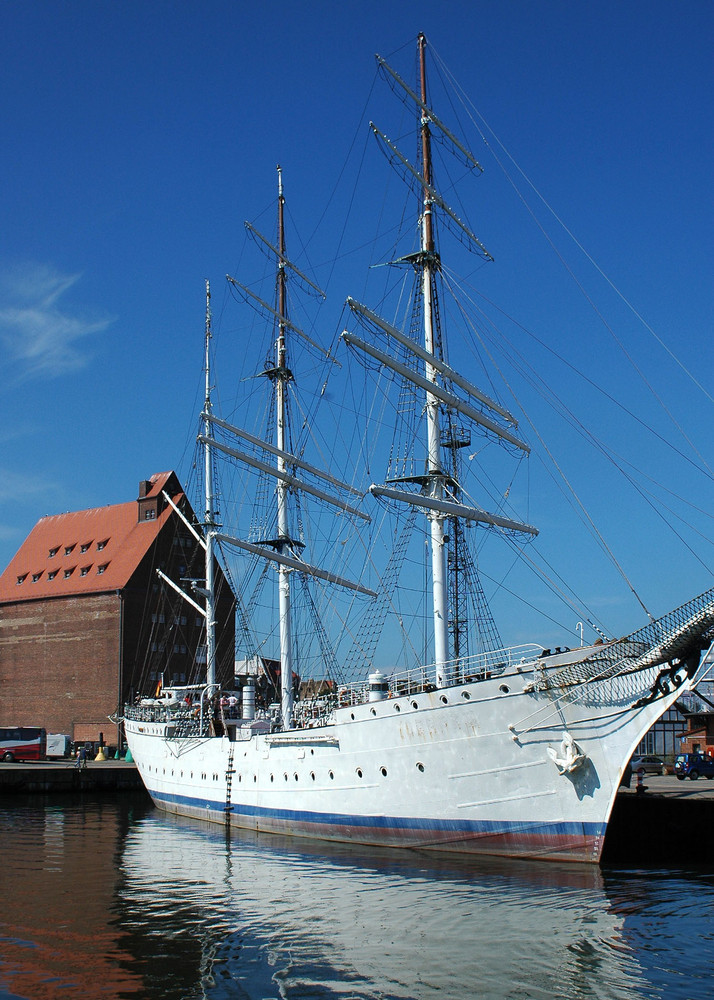 Im Hafen von Stralsund die erste Gorch Fock