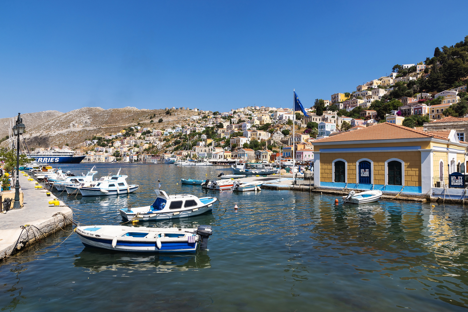 ~ Im Hafen von Symi ~