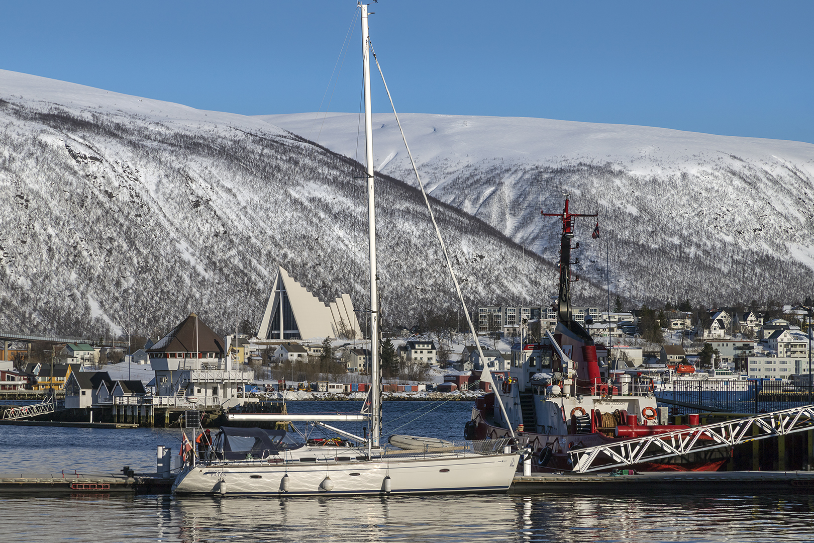 Im Hafen von TROMSÖ, Eismeerkathedrale