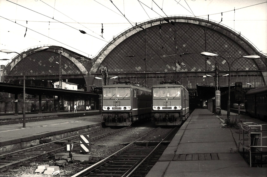 Im Hauptbahnhof .