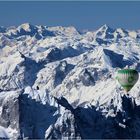 im Heißluftballon über die Alpen