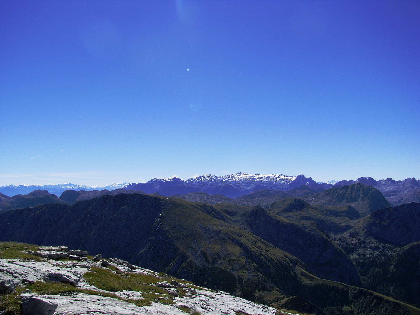 Im Hintergrund kann man das Hochkönigmassiv mit der übergossenen Alm sehen