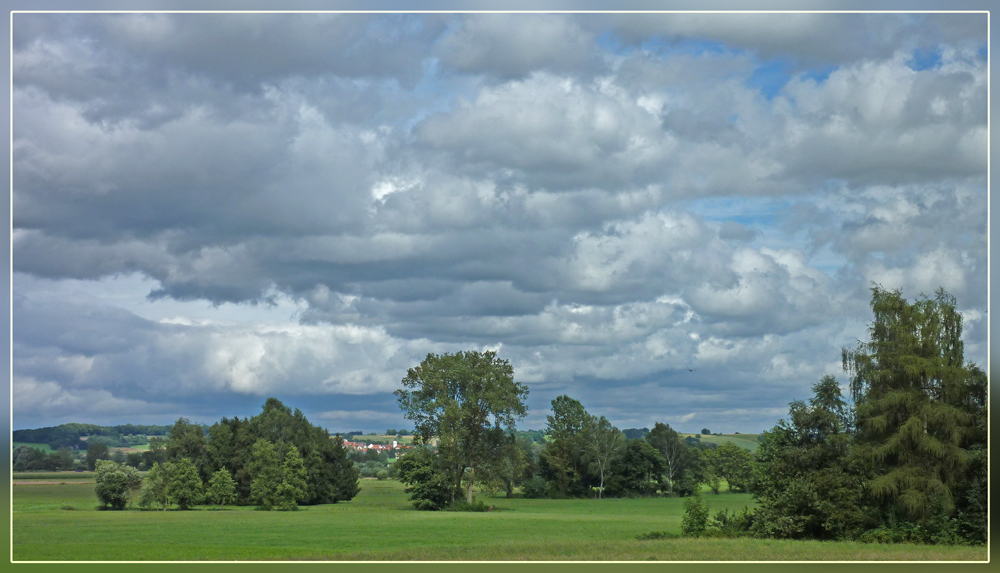 Im Hintergrund Röfingen.