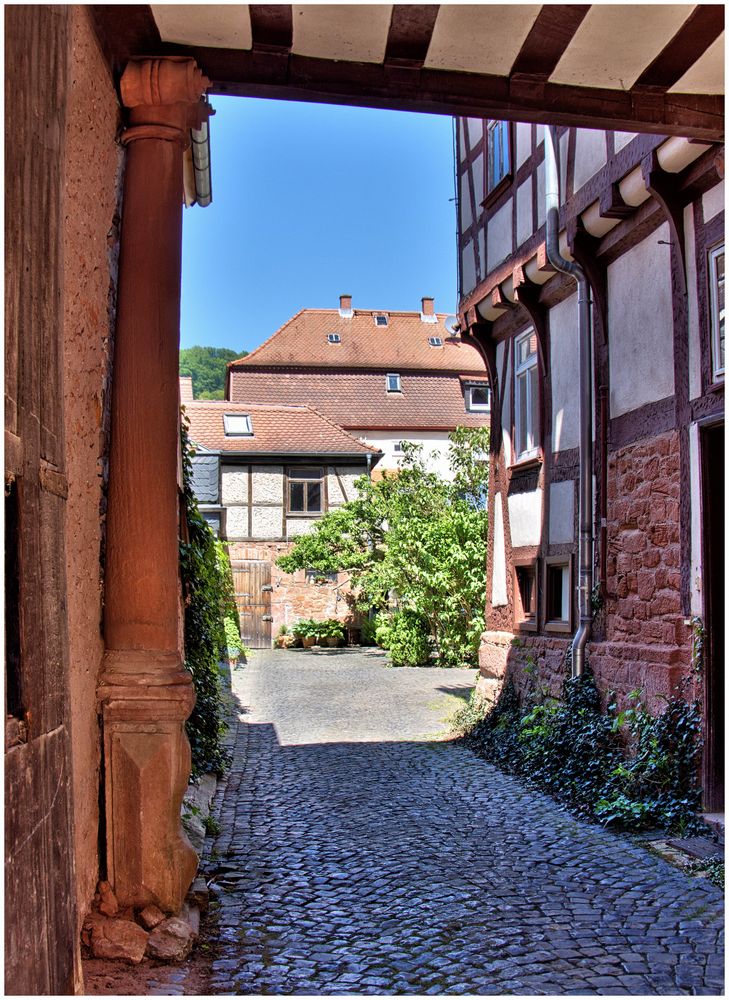 Im Hinterhof Foto & Bild | hdr, altstadt, historisches Bilder auf