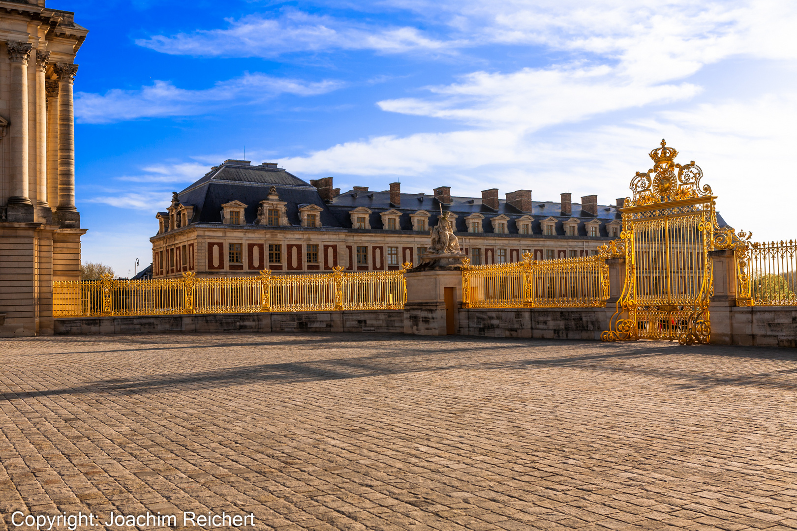 Im Hof des Schlosses von Versailles