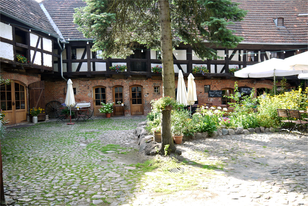 Im Hof vom Gasthaus "Zur Alten Brauerei"