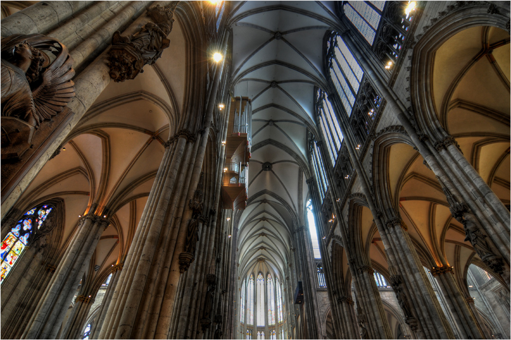 Im Hohen Dom zu Köln (1)