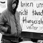 im hungerstreik...