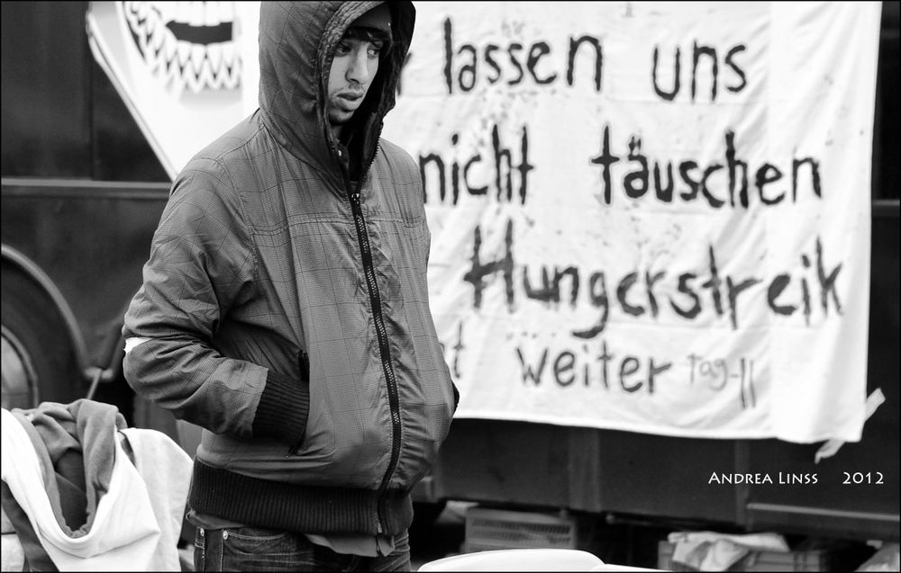 im hungerstreik...