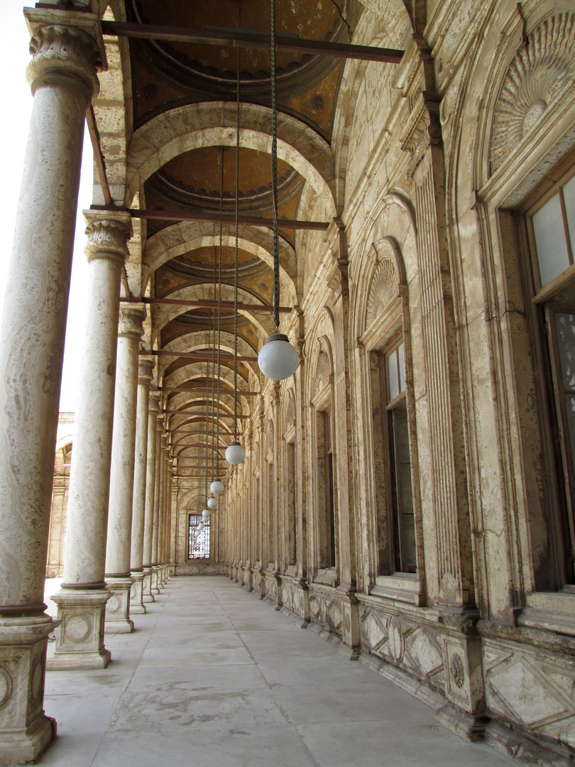 Im Innenhof der Muhammad-Ali-Moschee