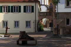 Im Innenhof des Deutschhof