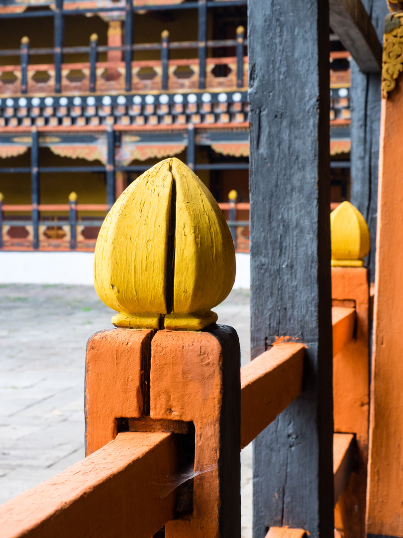 im Innenhof des Dzong