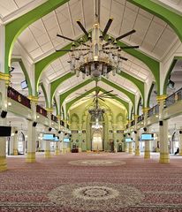 Im Inneren der Masjid Sultan Moschee