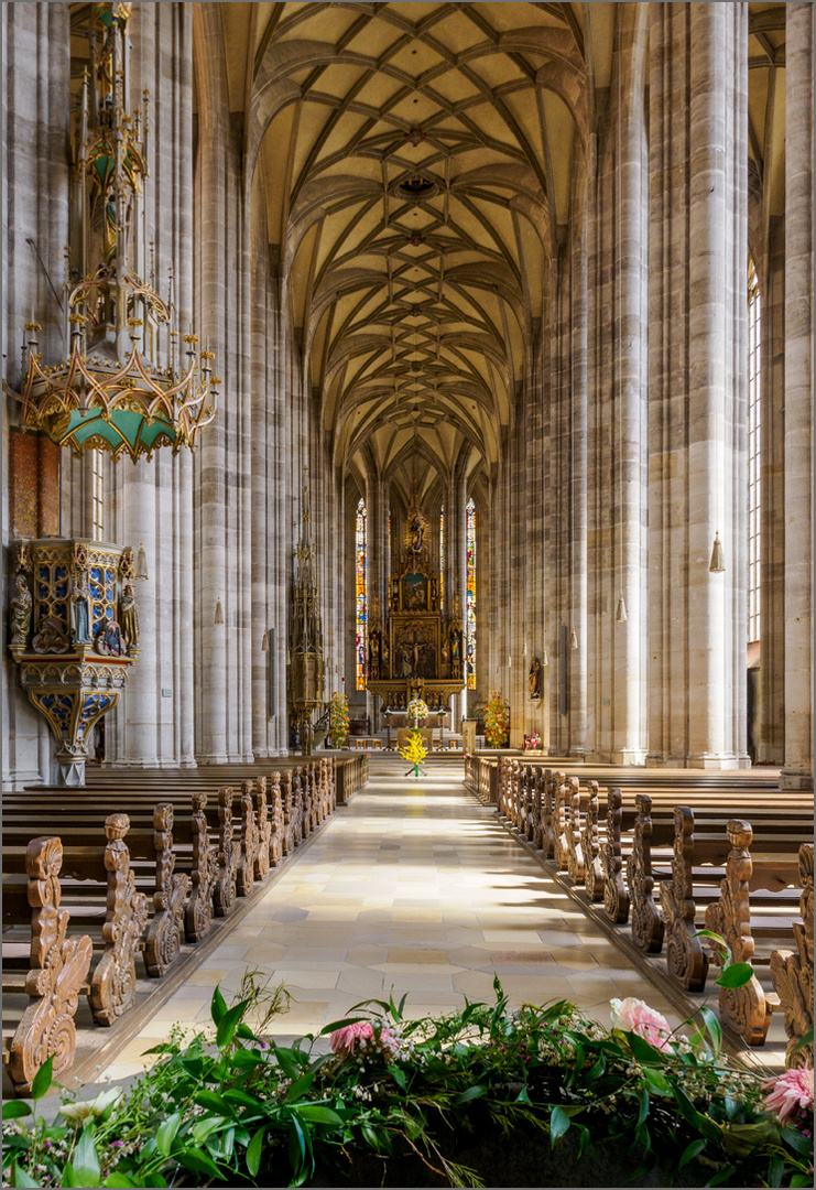 Im Inneren des Münsters in Dinkelsbühl