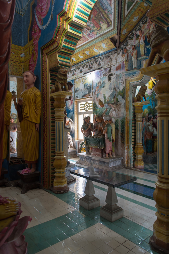 im Inneren eines Buddha Tempels
