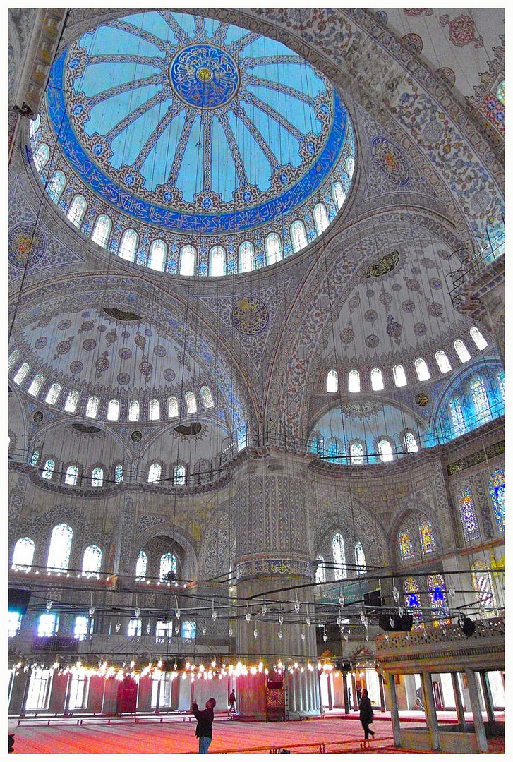 Im Innern der Blauen Moschee