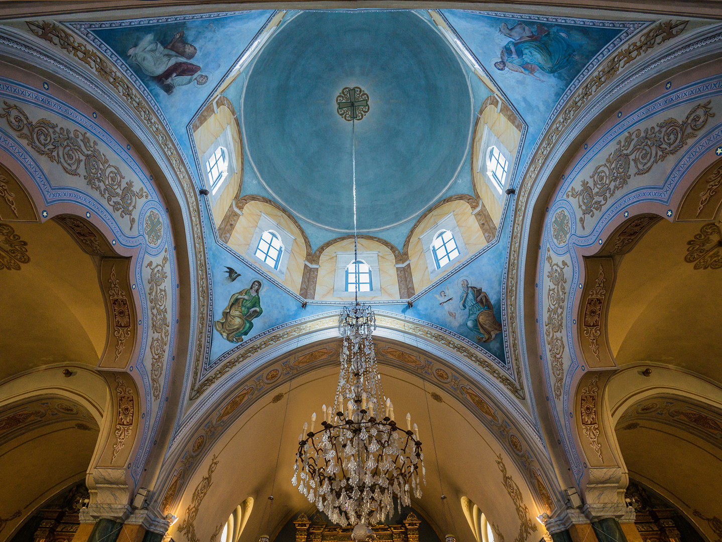 Im Innern der Kirche Johannes des Täufers in Fira auf Santorin