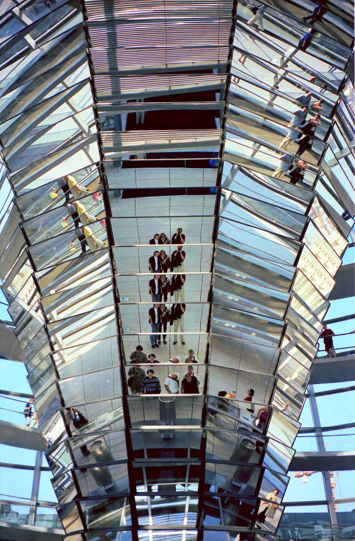 Im Innern der Reichstagskuppel 