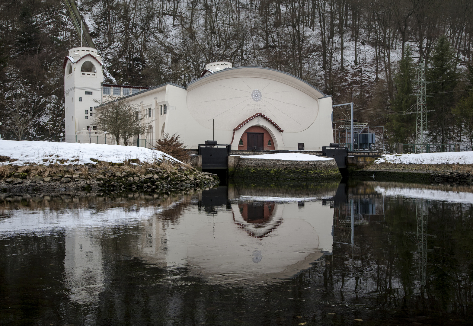 Im Jugendstil erbaut.