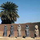 Im Karnak-Tempel "links hinten"