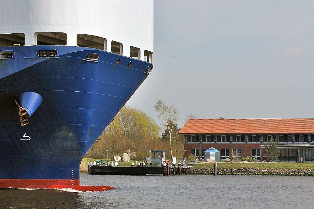 im Kiel-Kanal,