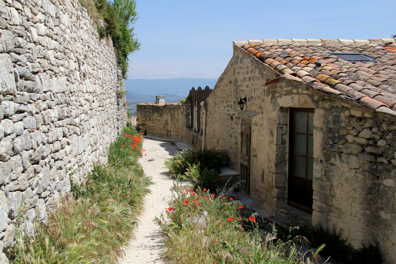 Im kleinen Dörfchen Lacoste im Luberon