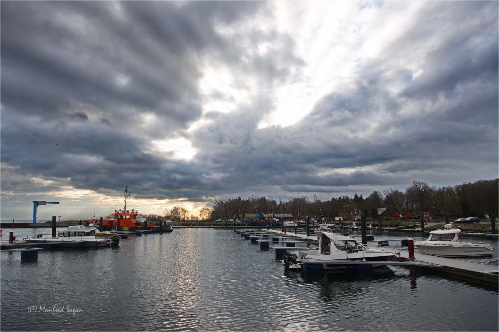 Im kleinen Hafen von Barhöft