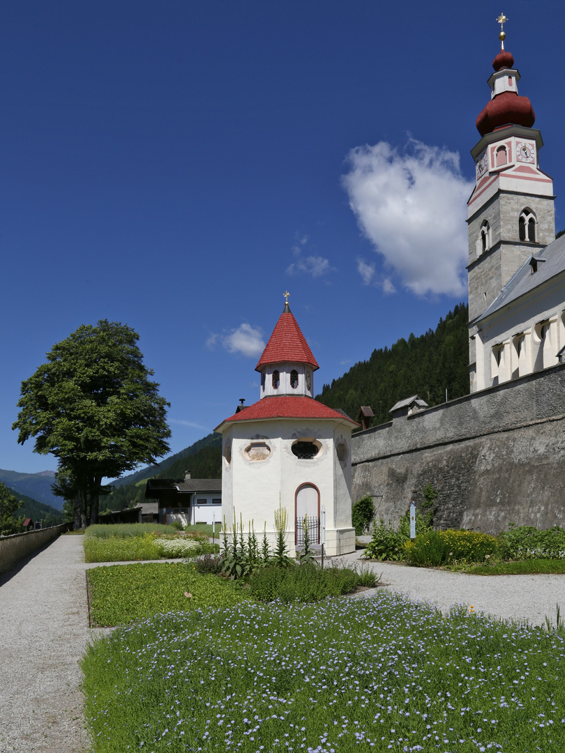 Im Klostergarten (2015_07_10_EOS 6D_6536_ji)