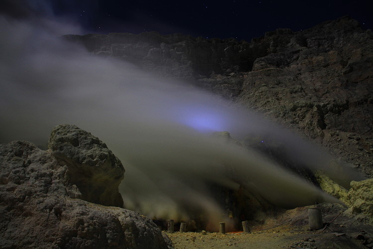 Im Krater des Kawah Ijen