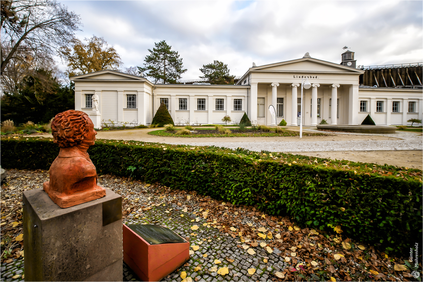 Im Kurpark von Bad Salzelmen