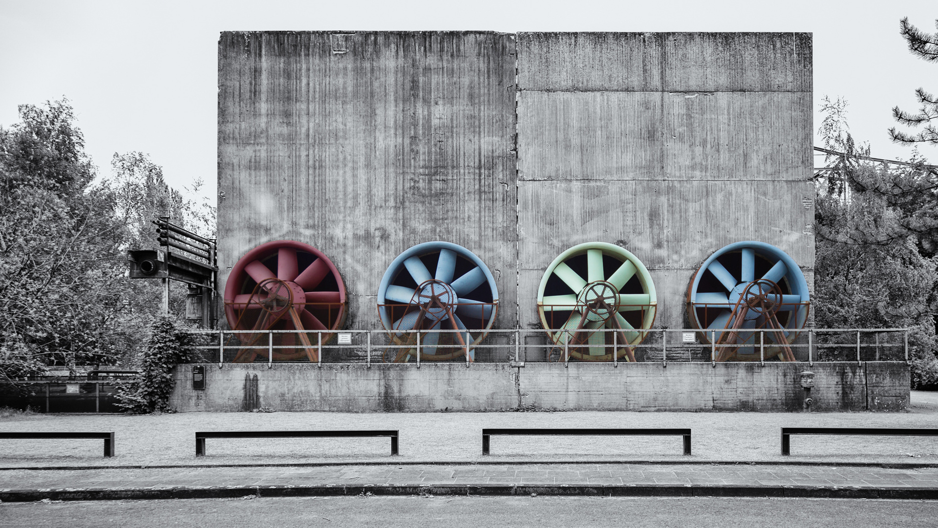 Im Landschaftspark Duisburg-Nord-V02