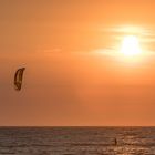 Im letzten Licht den Wind ausnutzen