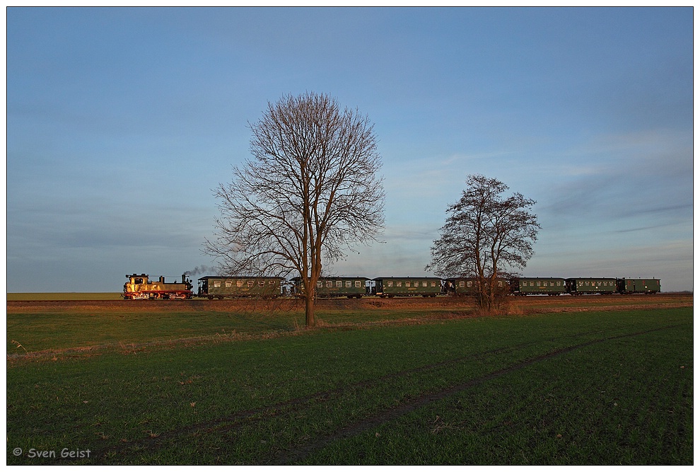 Im letzten Sonnenlicht hinter Naundorf