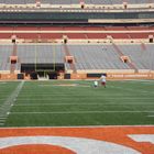 Im Longhornstadion auf dem Platz